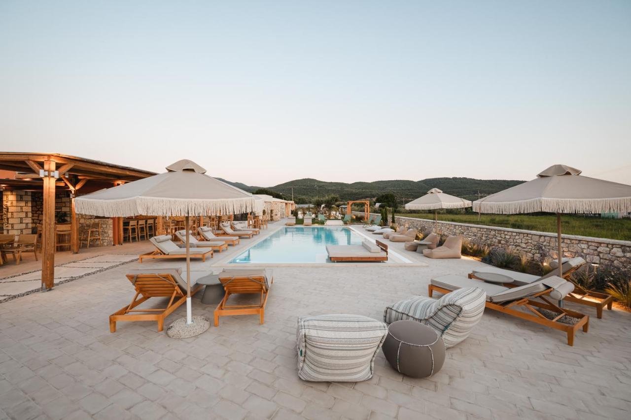 Trinity Design Suites Valanidorachi Εξωτερικό φωτογραφία